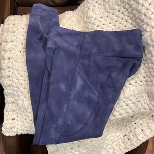 Lululemon 25’HR cargo